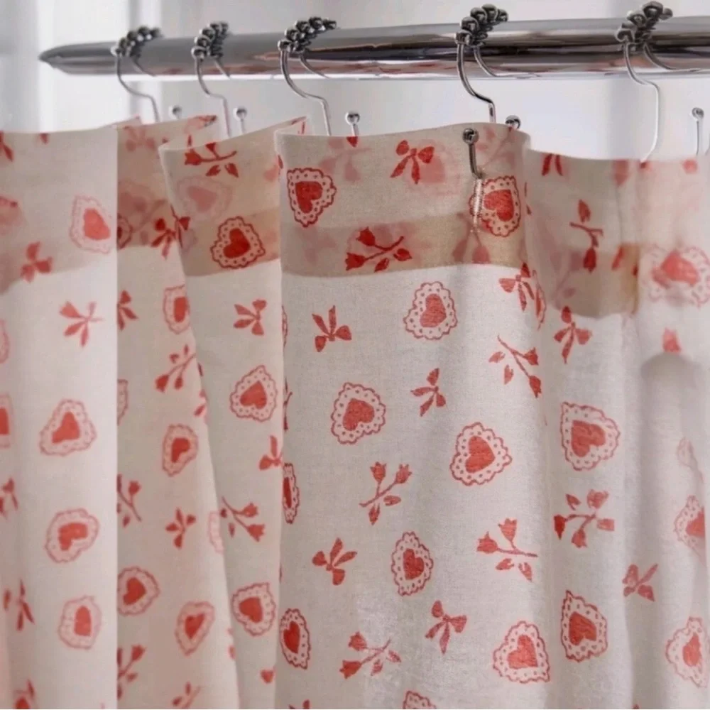 Urban Outfitters Sweatheart Ditsy Patterned Shower Curtain Cream/Red 72x72 NWT
